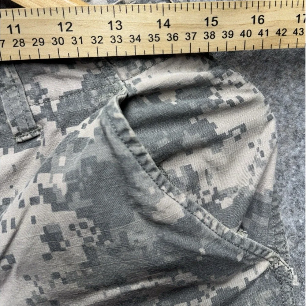 US‎ Army ACU Pants Mens Medium Short UCP Digital Camo Ripstop Cargo Stained USGI